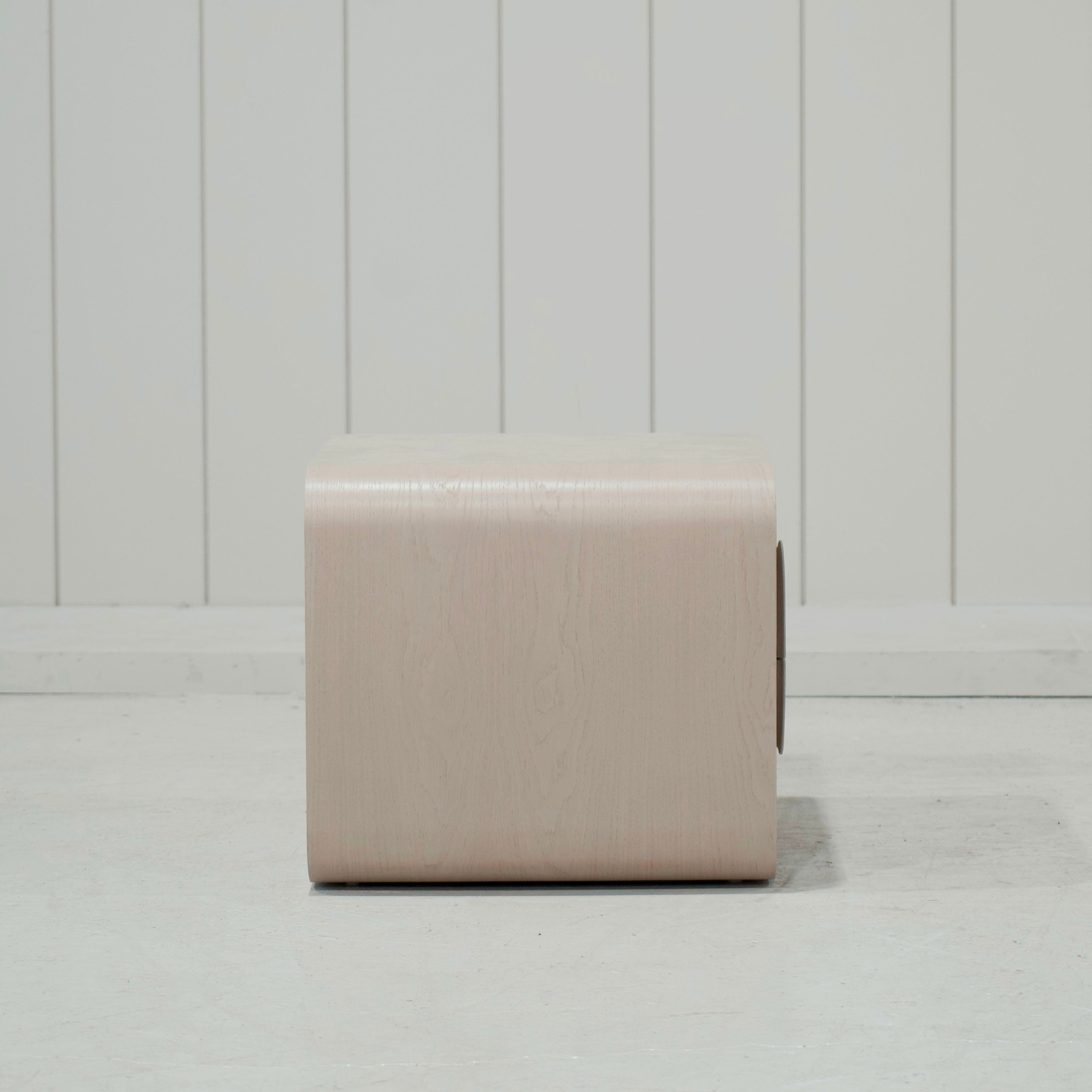 Mia - Comodino galleggiante