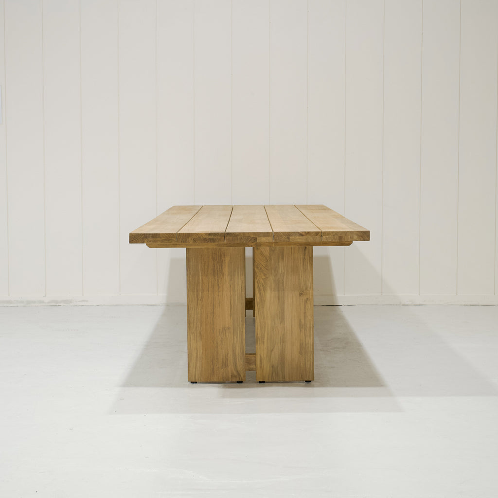 Tavolo da pranzo da esterno diviso