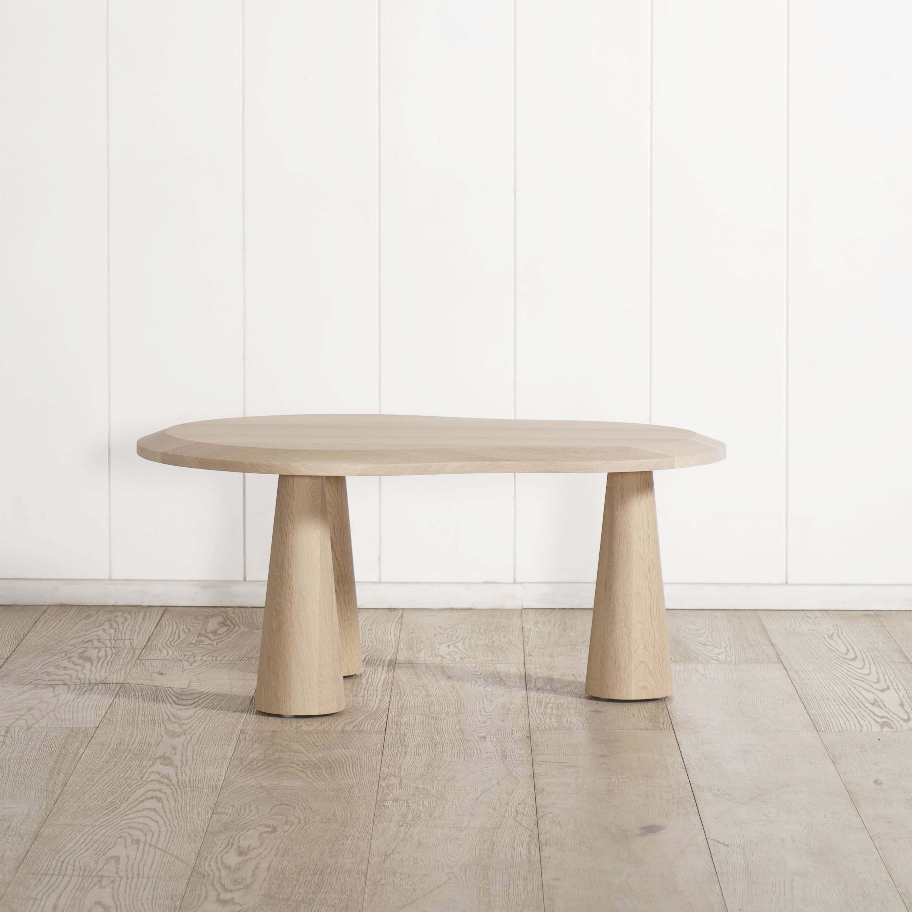 Tavolino da caffè astratto