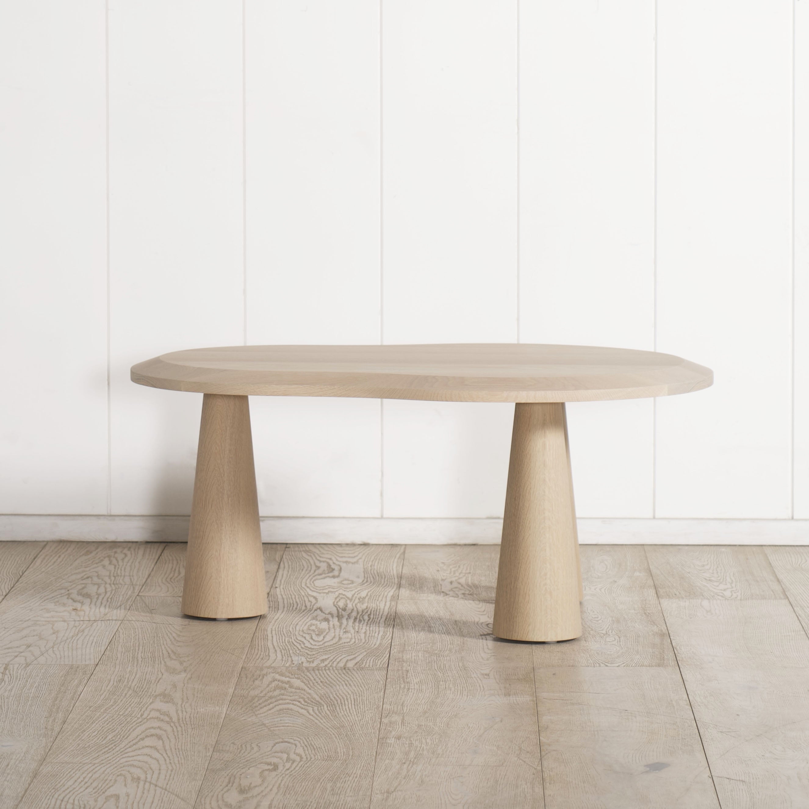 Tavolino da caffè astratto