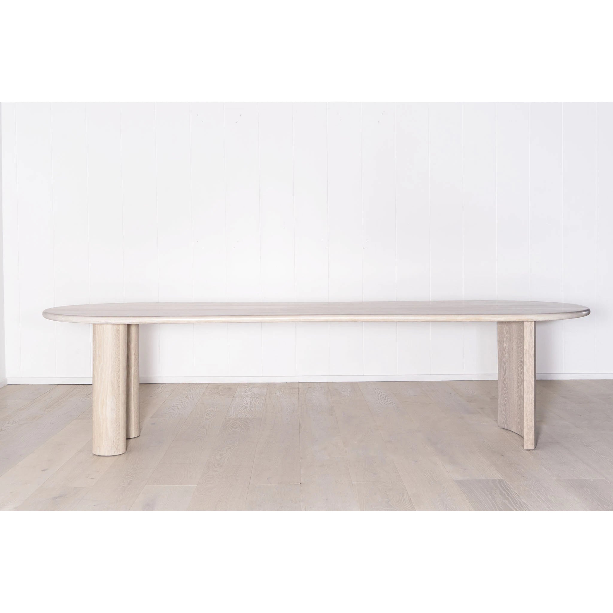 Tavolo da pranzo curvo Darby