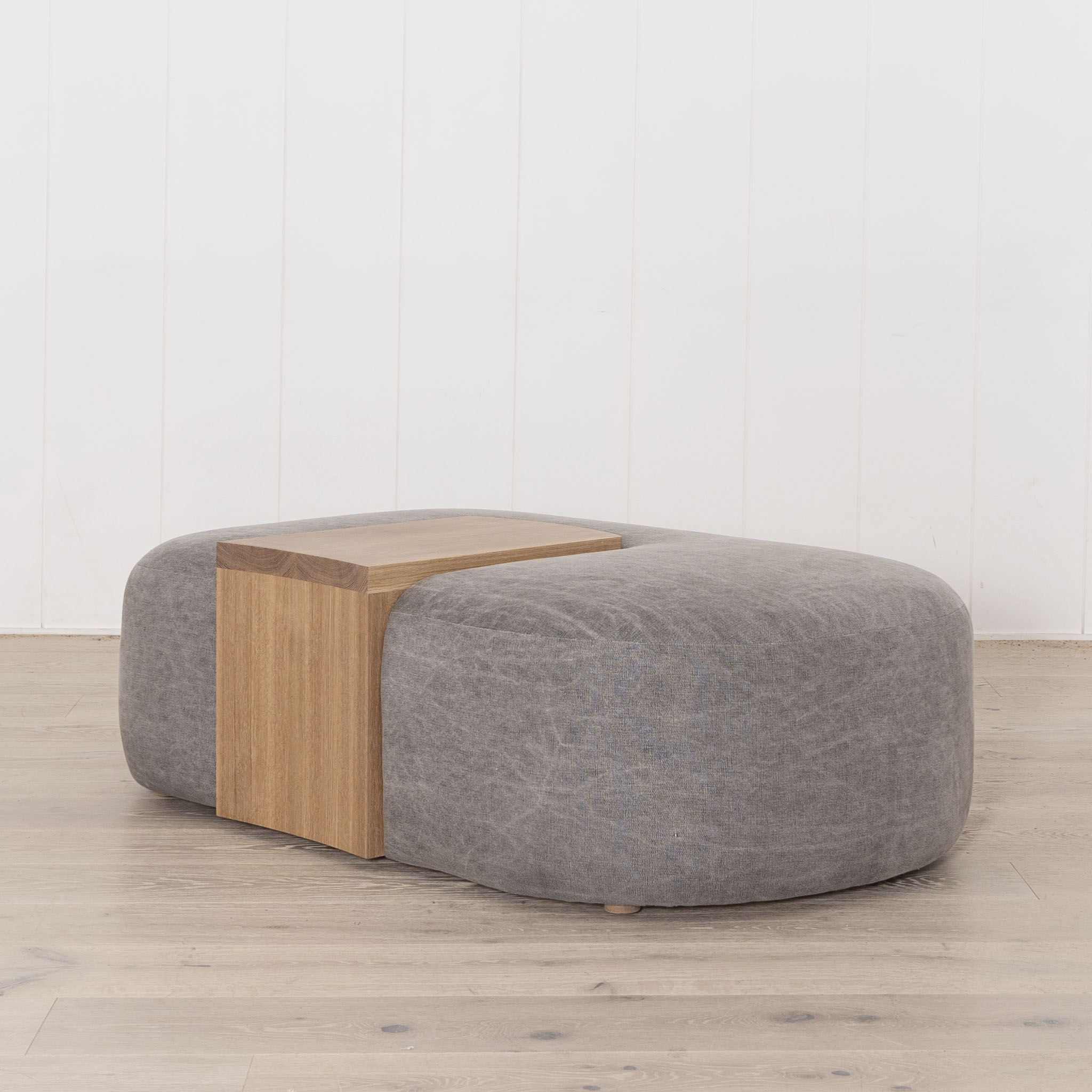 Pouf Easton con tavolo