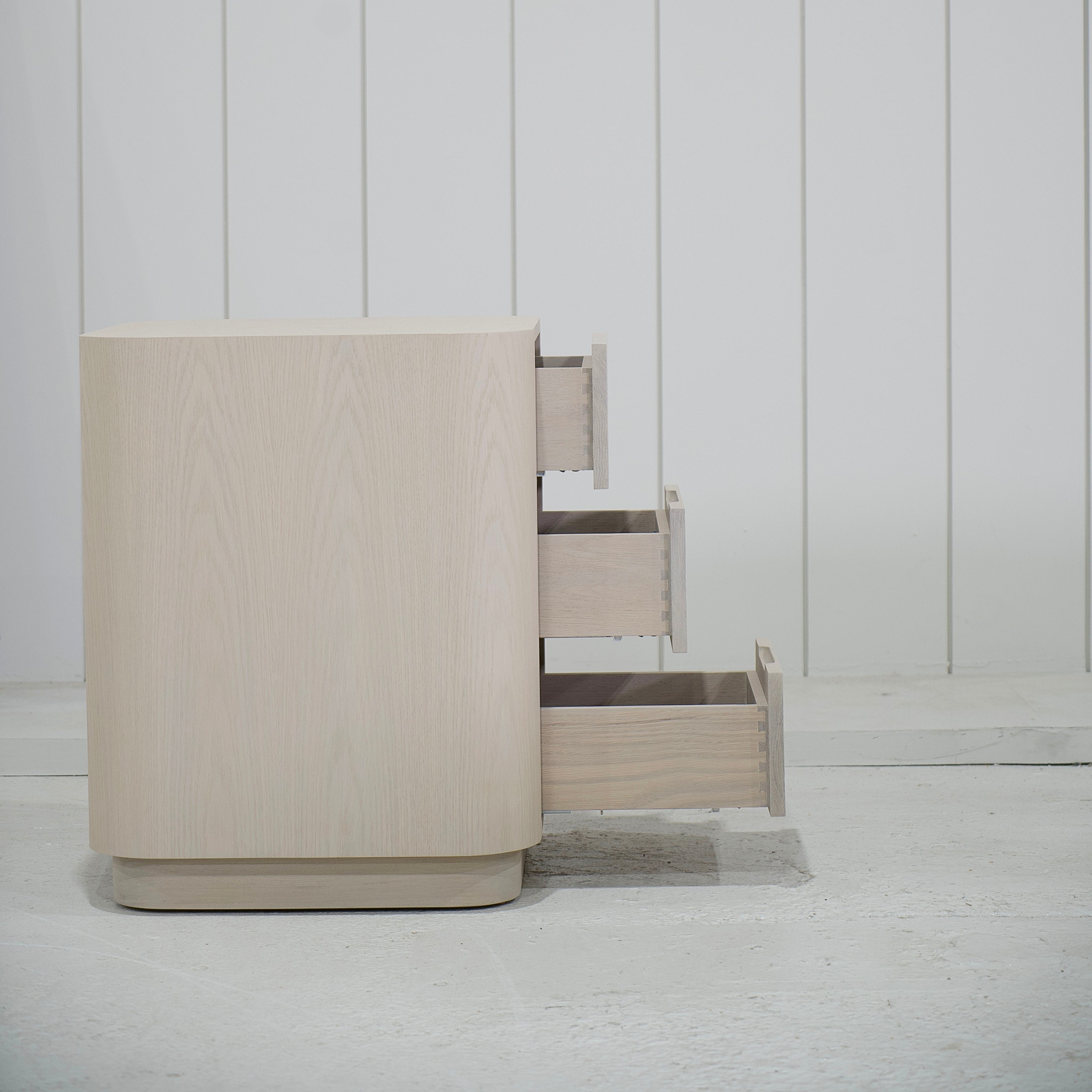 Comodino Sierra Flat