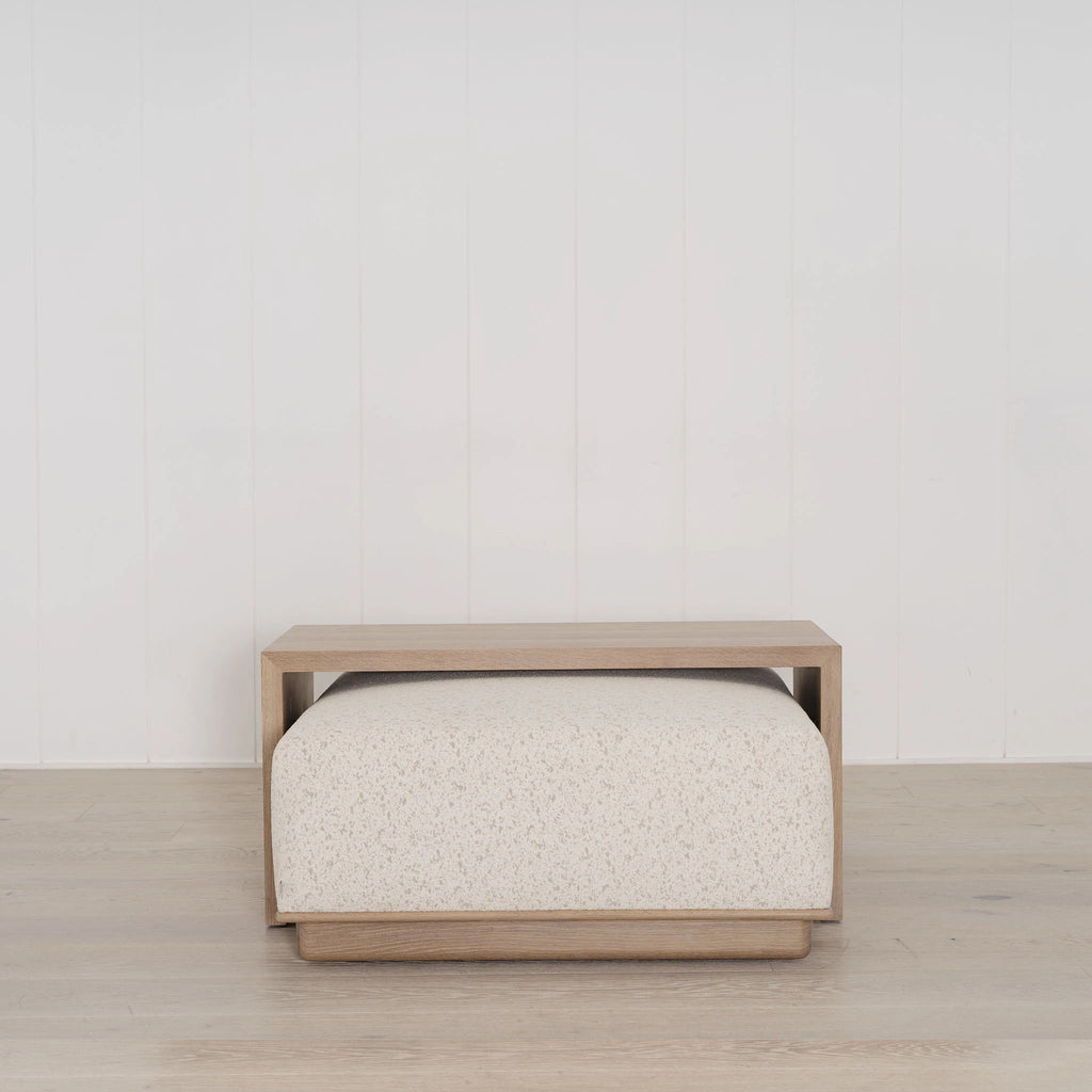 Noè con tavolo e panca