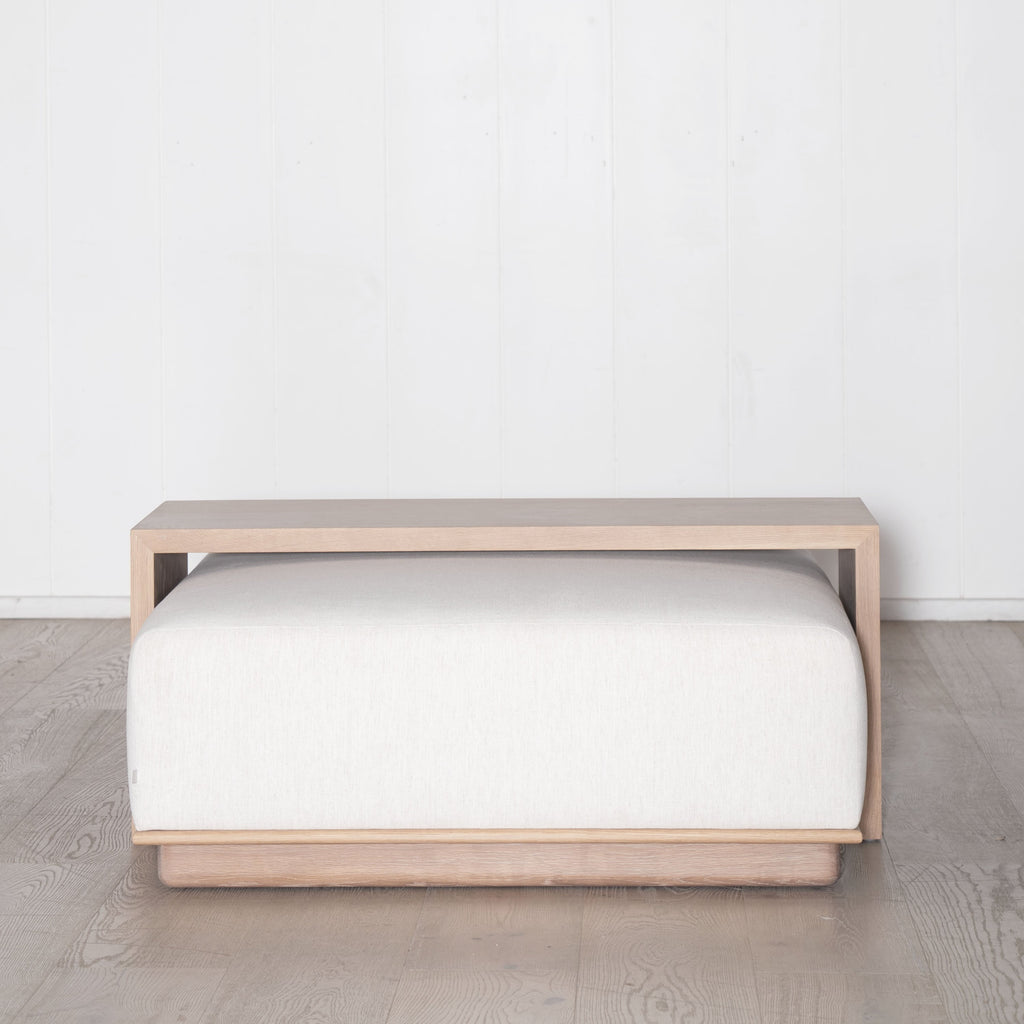 Noè con tavolo e panca