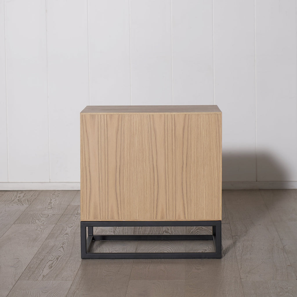 Comodino strutturato