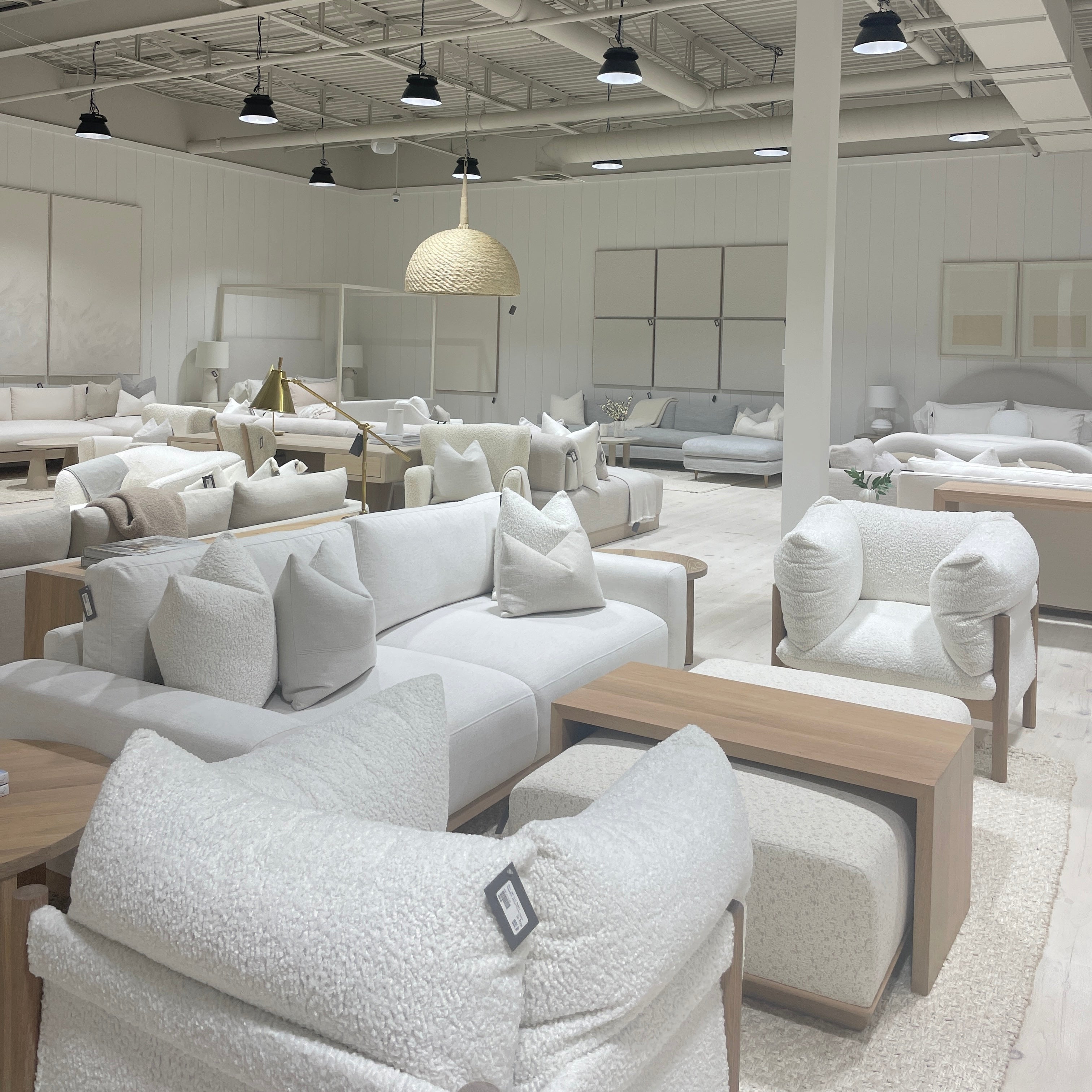 Noè con tavolo e panca